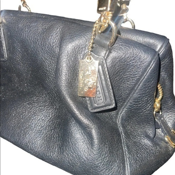 COACH PURSE. Super cute - Picture 6 of 15